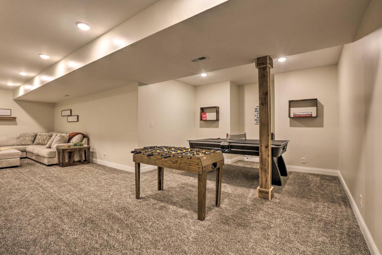 הוילה Chic Williamstown Retreat With Pool And Hot Tub! מראה חיצוני תמונה