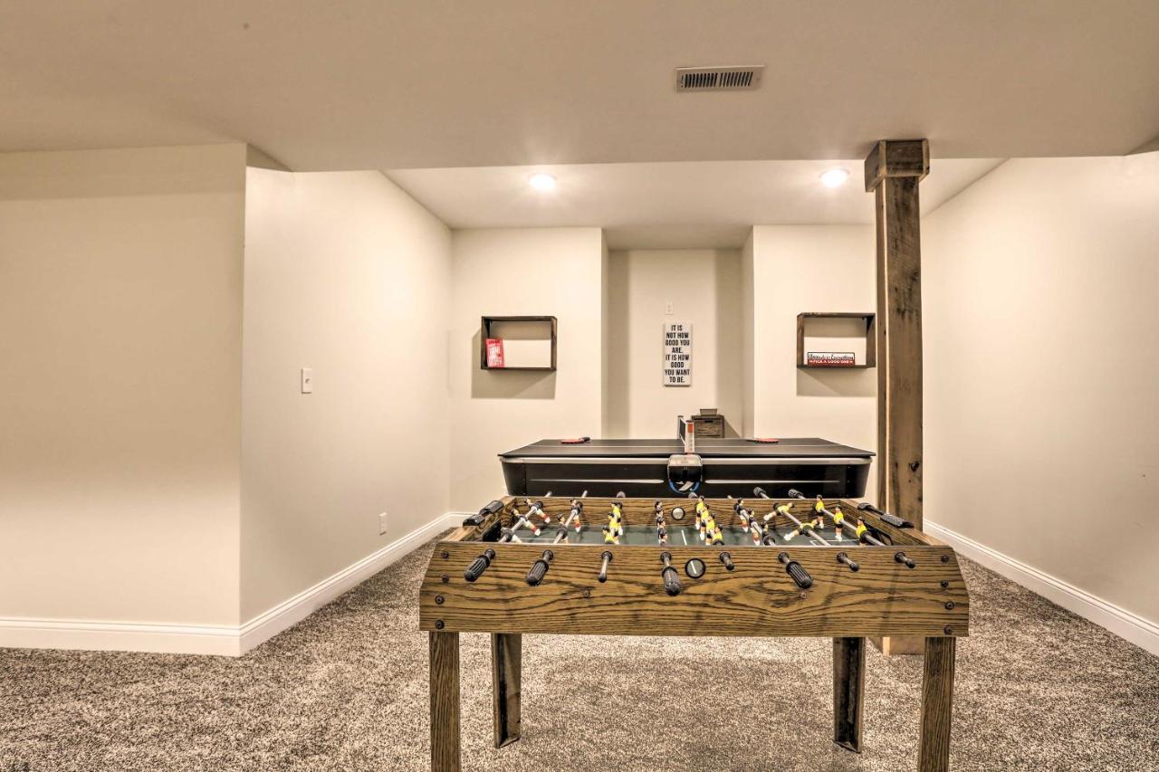 הוילה Chic Williamstown Retreat With Pool And Hot Tub! מראה חיצוני תמונה