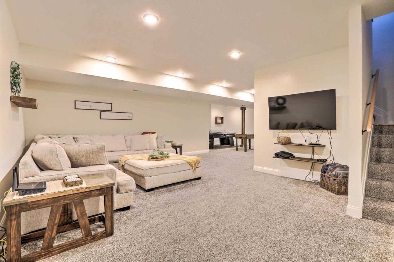 הוילה Chic Williamstown Retreat With Pool And Hot Tub! מראה חיצוני תמונה